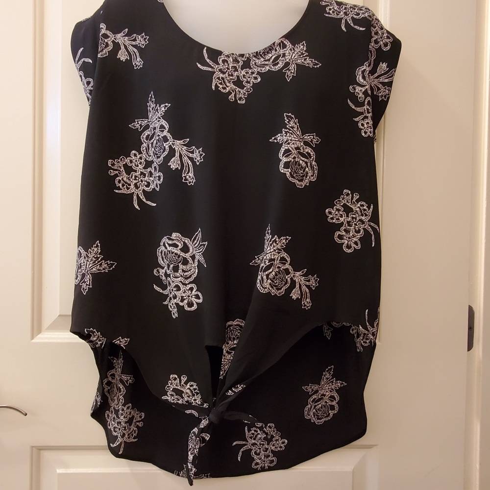TEMPTED LOS ANGELES Tied Front Floral Tunic